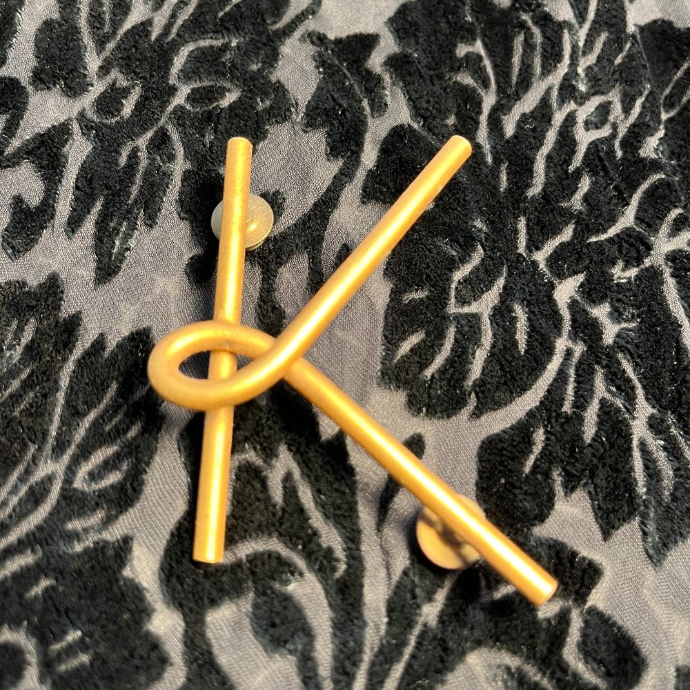 Martha Sturdy 🇨🇦 Brooch Monogram "K" Abstract Matte Gold Pin - Picture 3 of 7